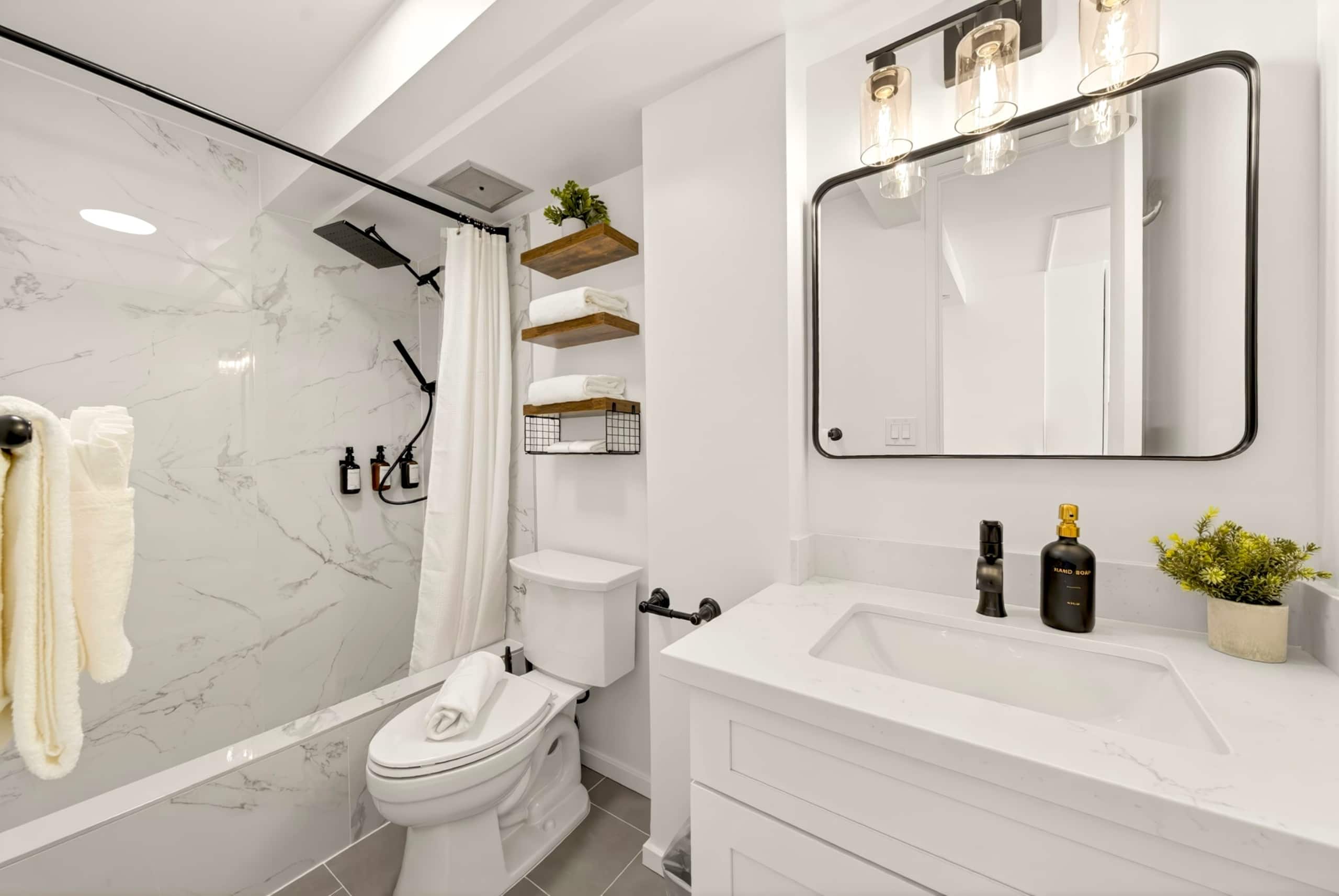 Condo in Honolulu · ★5.0 · Studio · 2 beds · 1 private bath - Image 16