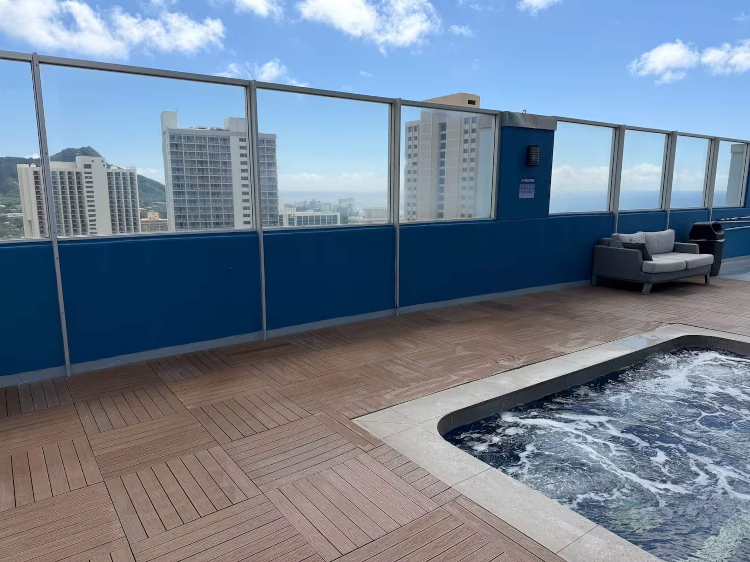 Condo in Honolulu · ★5.0 · Studio · 2 beds · 1 private bath - Image 39
