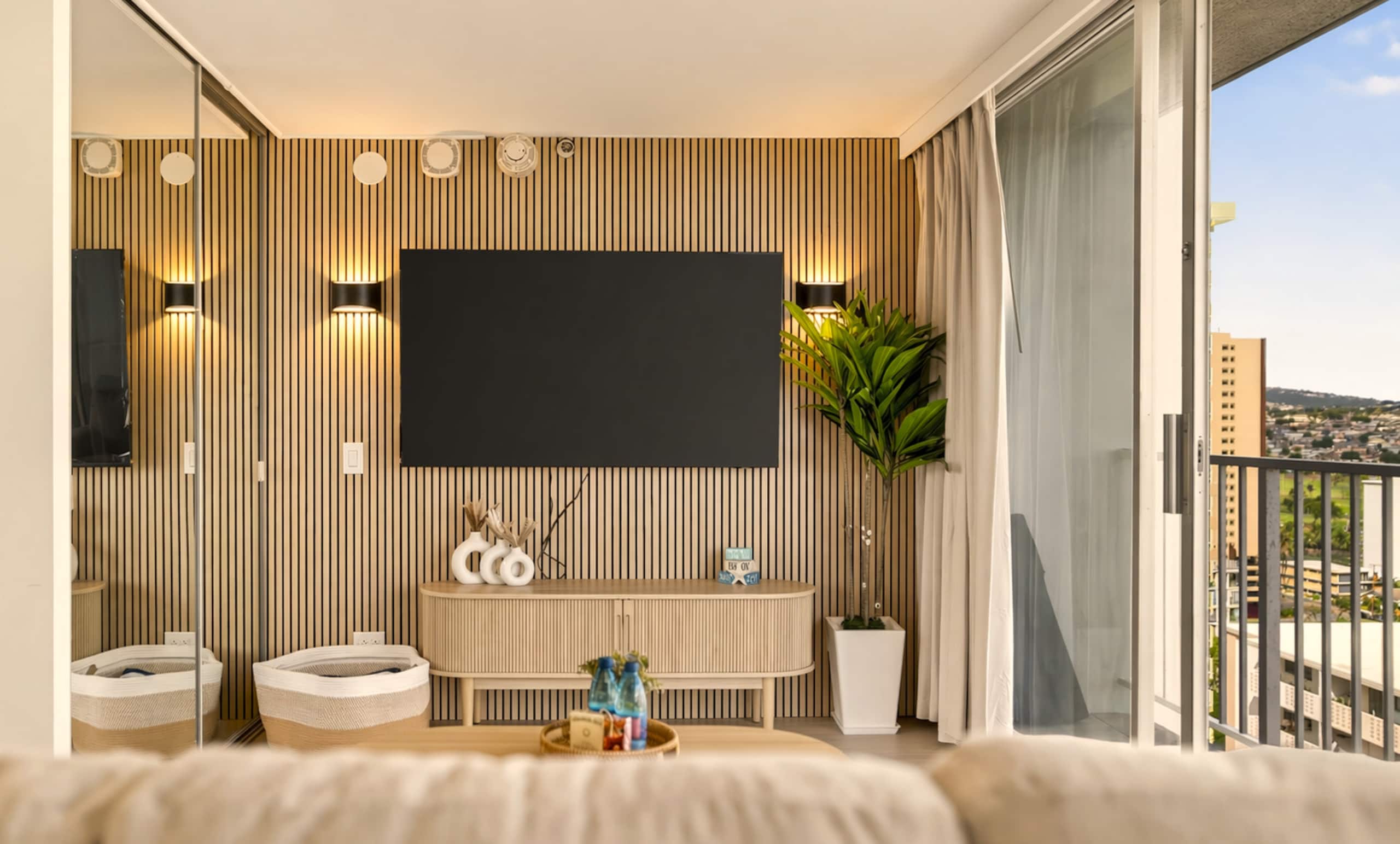 Condo in Honolulu · ★5.0 · Studio · 2 beds · 1 private bath - Image 7