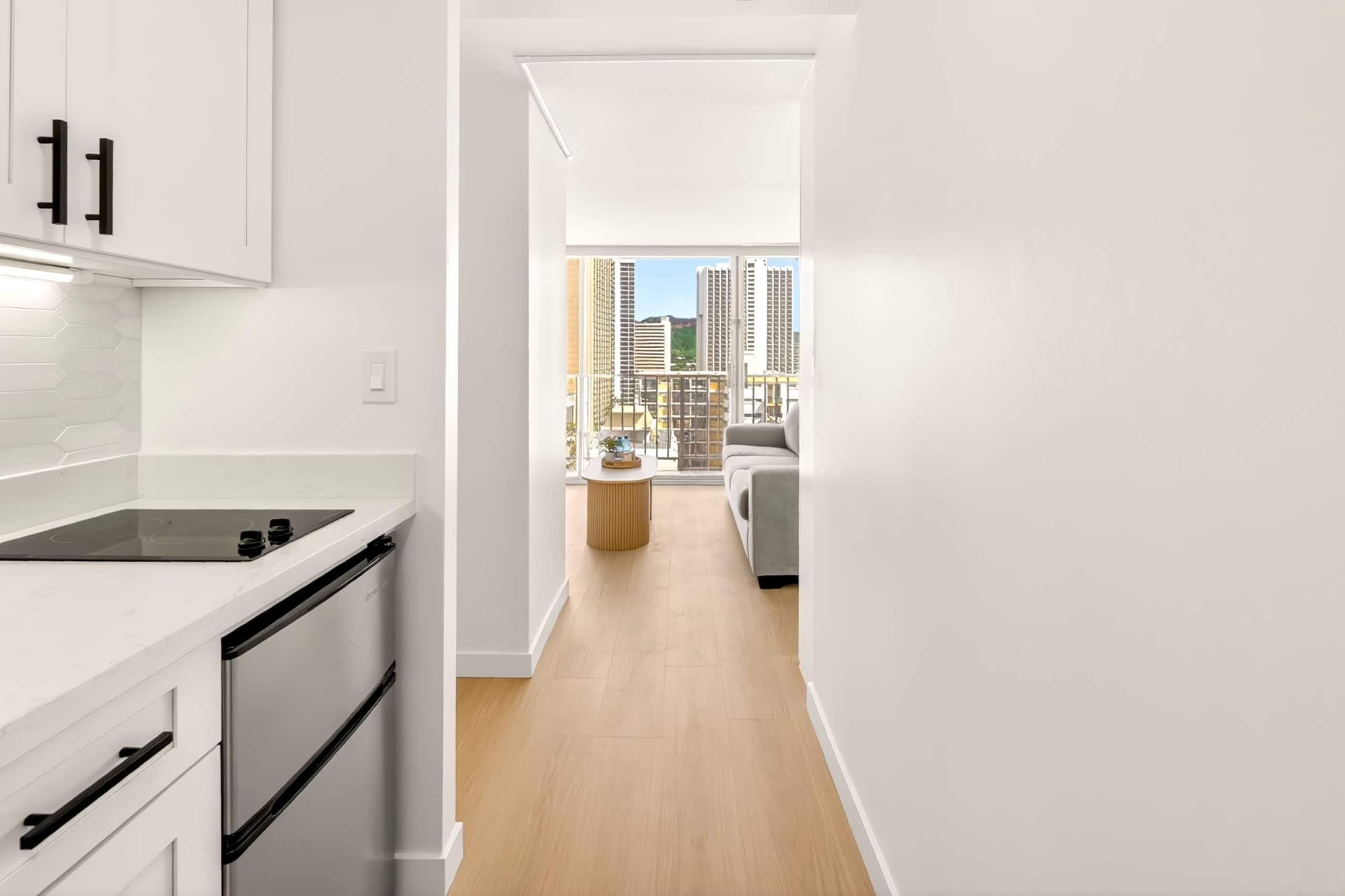 Condo in Honolulu · ★5.0 · Studio · 2 beds · 1 private bath - Image 14