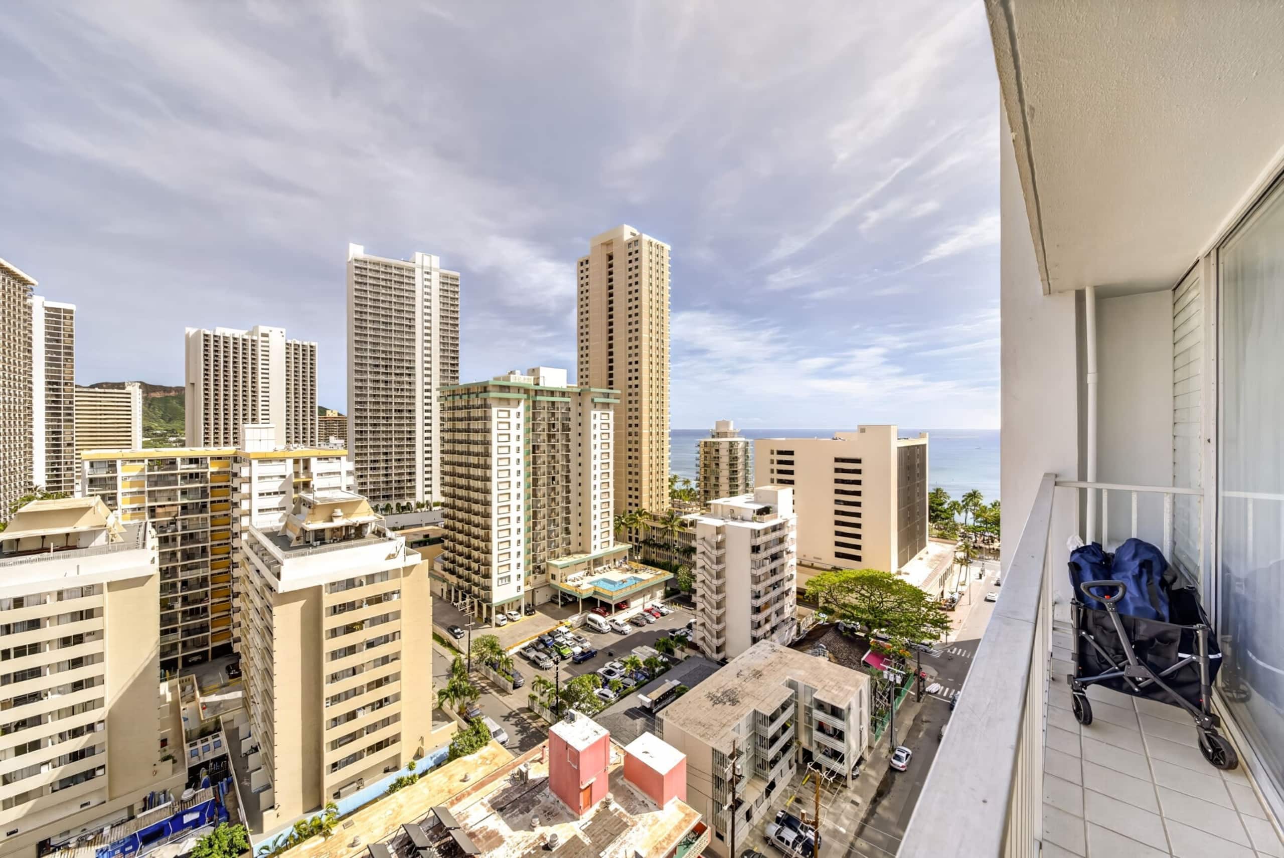 Condo in Honolulu · ★5.0 · Studio · 2 beds · 1 private bath - Image 21
