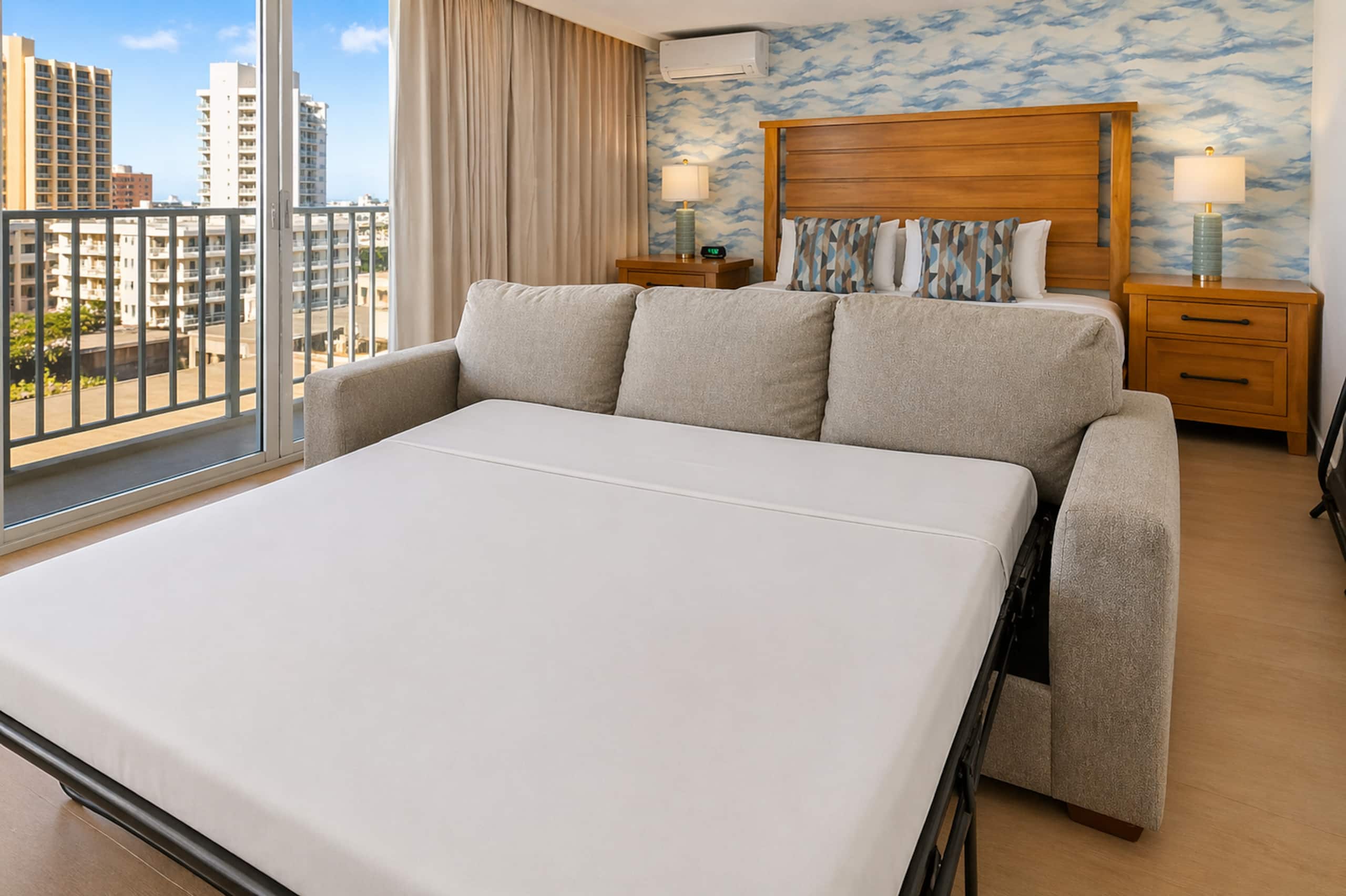 Condo in Honolulu · ★5.0 · Studio · 2 beds · 1 private bath - Image 5