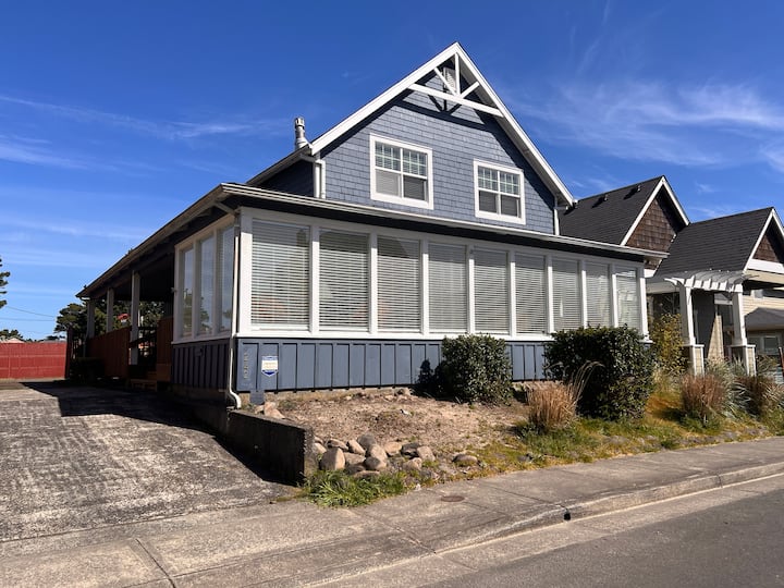 242 12th Ave - Surf Manor New Listing And Family - Seaside, OR
