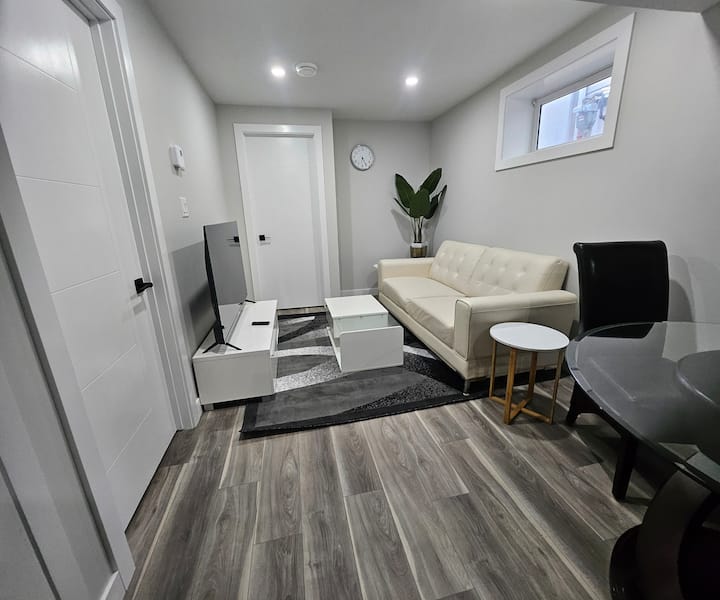 Bright & Modern Suite - Regina