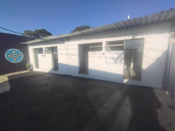 Kitnet Eldorado. Construção Nova - Passos
