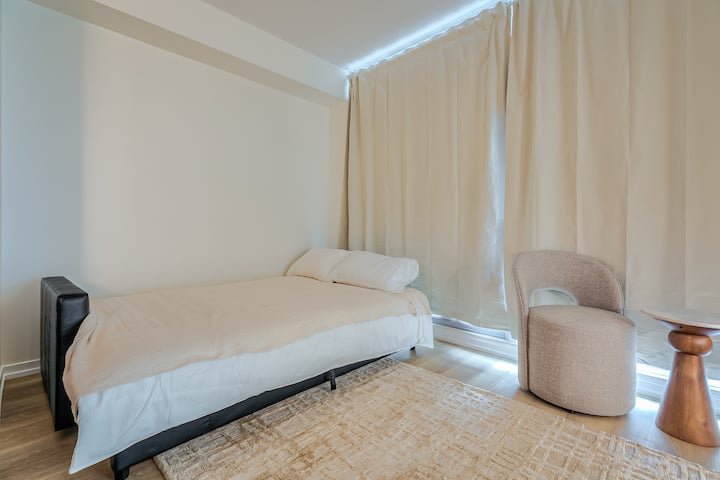 Cn Tower View Condo -  Balcony, Wifi & Workspace - Toronto
