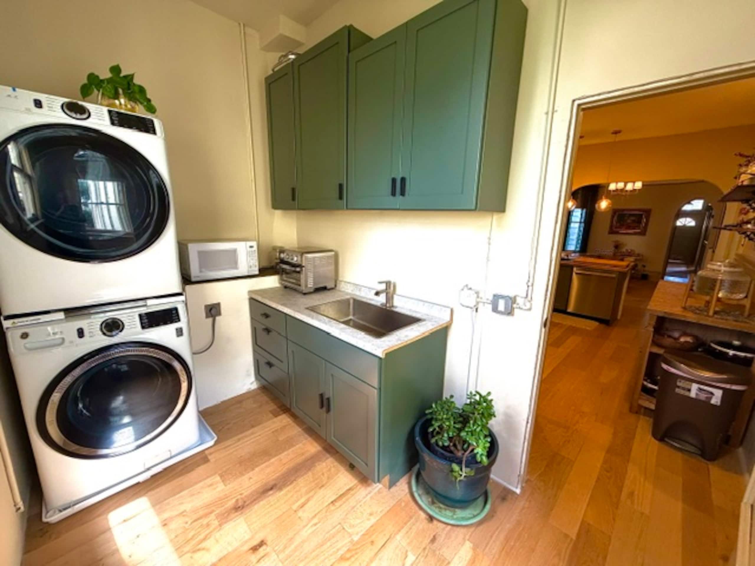 Home in San Francisco · ★5.0 · 2 bedrooms · 2 beds · 1 bath - Image 12