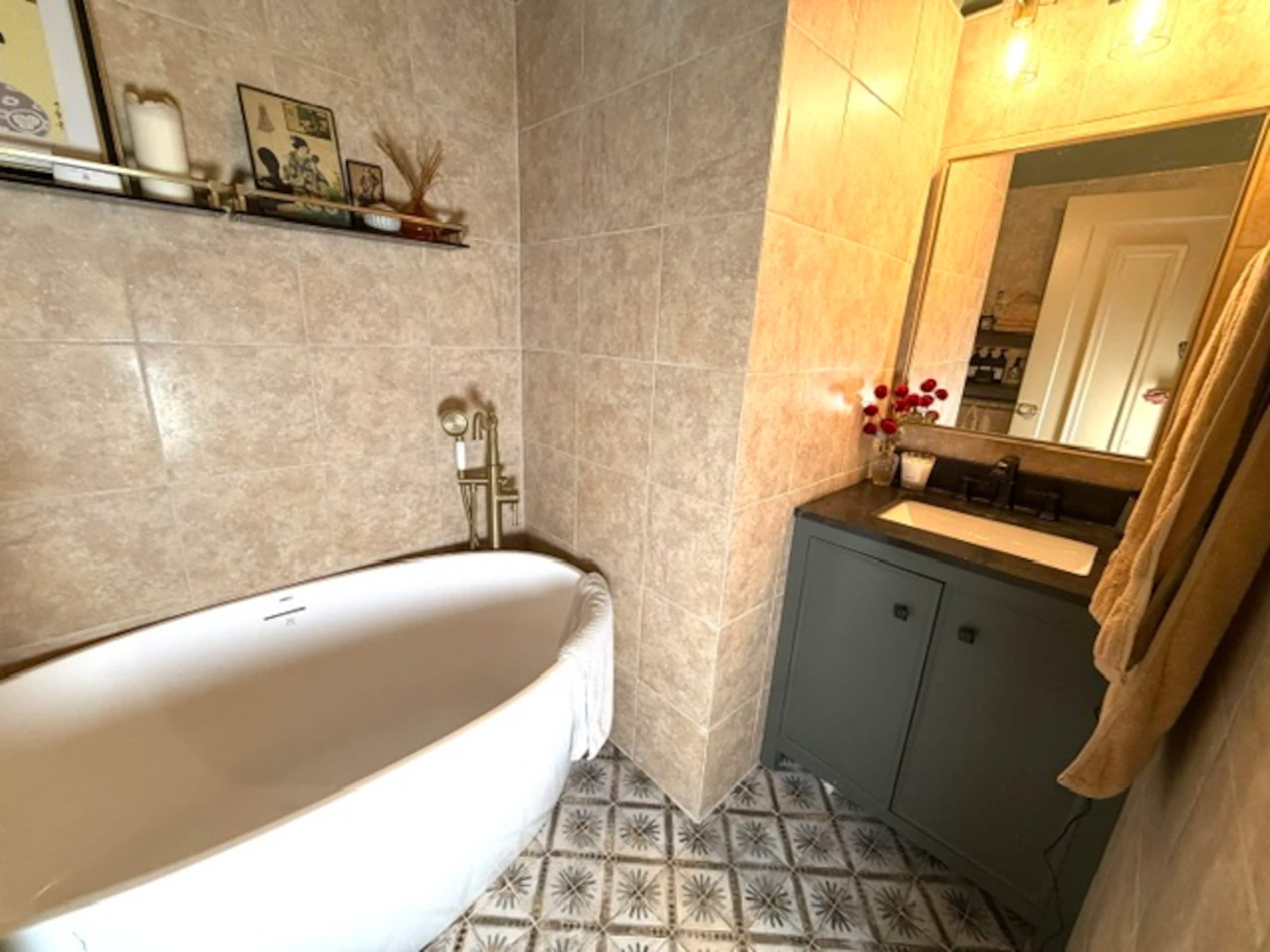 Home in San Francisco · ★5.0 · 2 bedrooms · 2 beds · 1 bath - Image 9