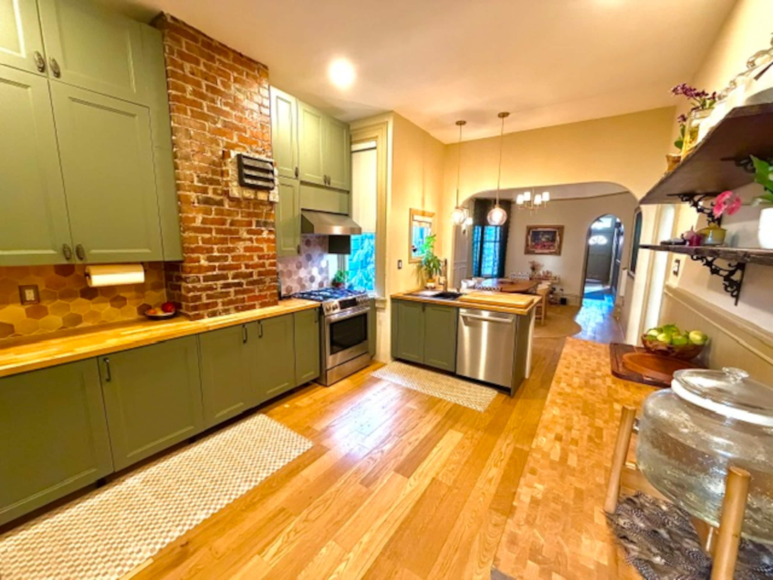 Home in San Francisco · ★5.0 · 2 bedrooms · 2 beds · 1 bath - Image 2