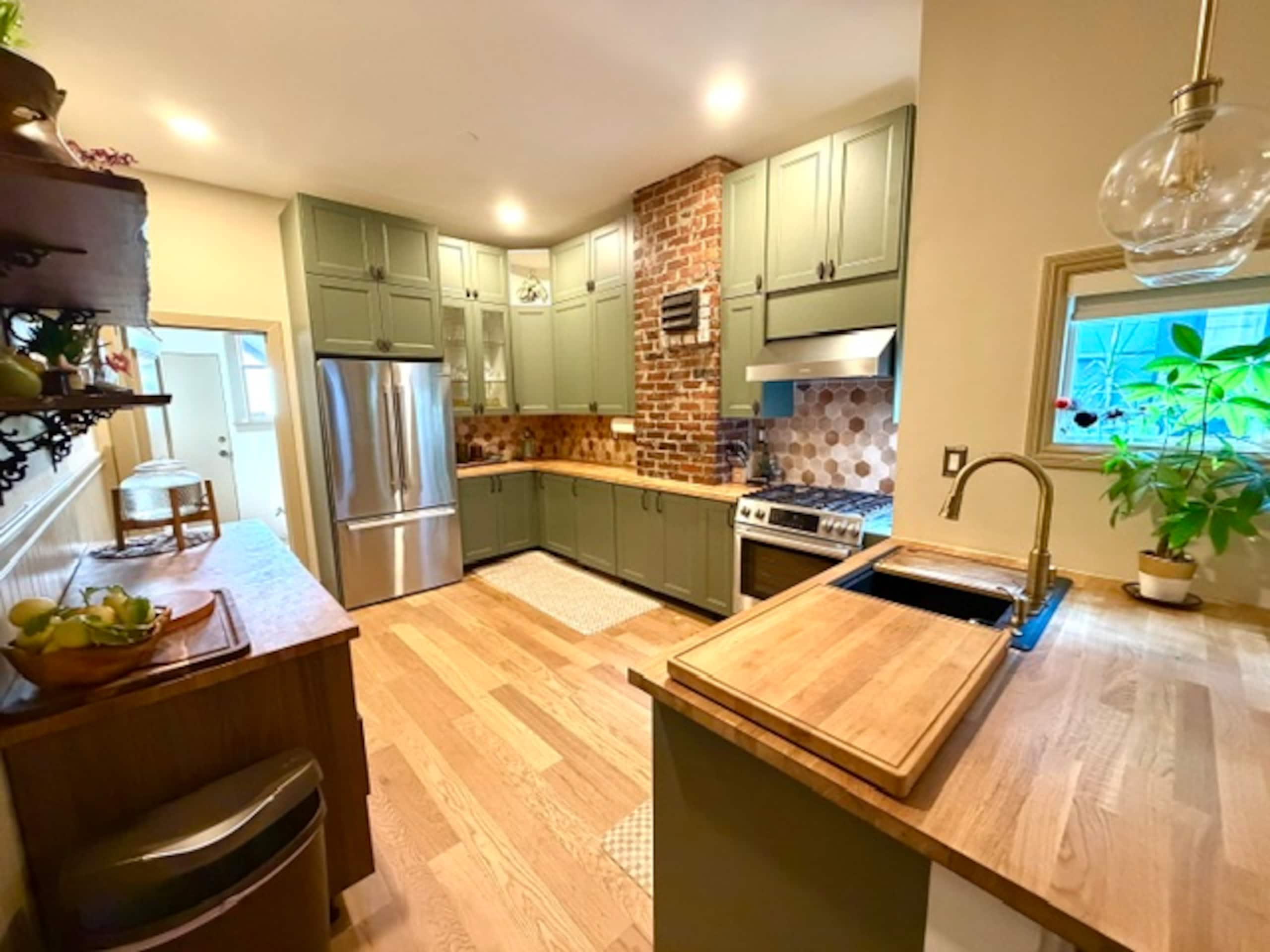 Home in San Francisco · ★5.0 · 2 bedrooms · 2 beds · 1 bath - Image 3