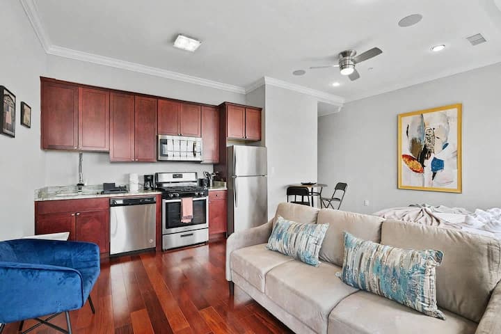 Prime Studio At The Piazza | Nolibs | Sleeps 2 - Philadelphia