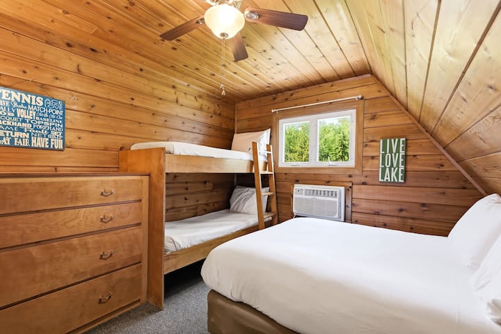Chalet #80 Family Fun W Pools & Resort Perks - Stevensville, MI