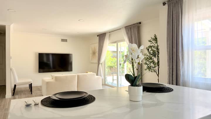 Chic Modern 3br Cozy & Stylish - シミバレー, CA