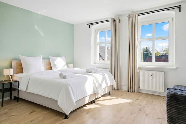 Gemütliche 3-zimmer Dachwohnung Inkl. Parkplatz - Strausberg