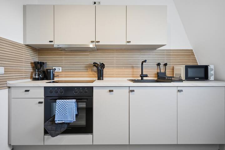Gemütliche 3-zimmer Dachwohnung Inkl. Parkplatz - Buckow