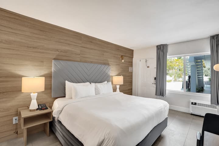 Ocean Blvd King Suite Near Beach - Beach, Fort Lauderdale