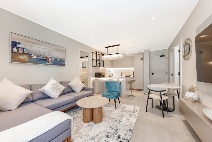 Hyde Park Rose - 2 Beds | 2 Baths | Gym | Pool - Johannesburg
