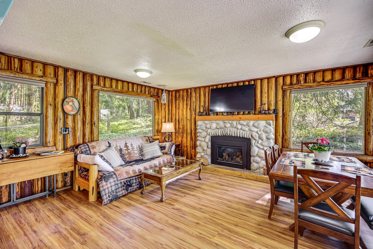 Henderson Bay Historic Log Cabin photo 22