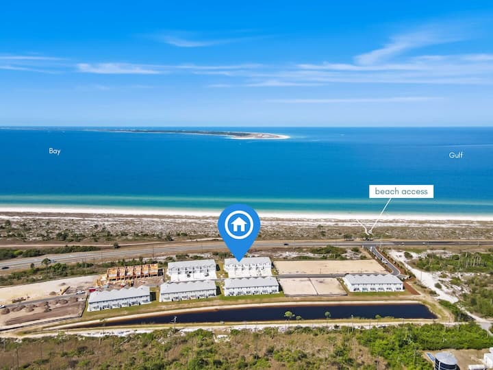 New Listing! Seabreeze Offers Ocean Views! - Mexico Beach, FL