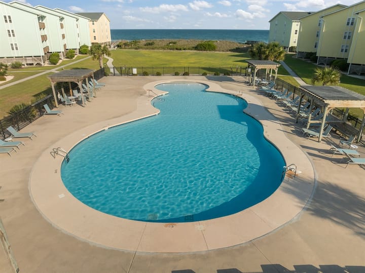 Oceanview + Beach Access W/ Pool | Driftwood Dunes - Surf City, NC