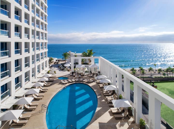Ocean View Luxury Suite · Fort Lauderdale Beach - Fort Lauderdale, FL
