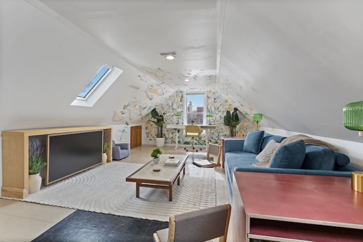 Attic Oasis Next To 606 - Chicago, IL
