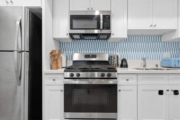 Townhome Style I 5 Bed 5 Bath - Hollywood, CA