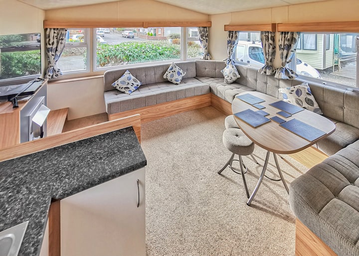 Gold Plus 3 Sleeps 6 (Pet) - New Quay