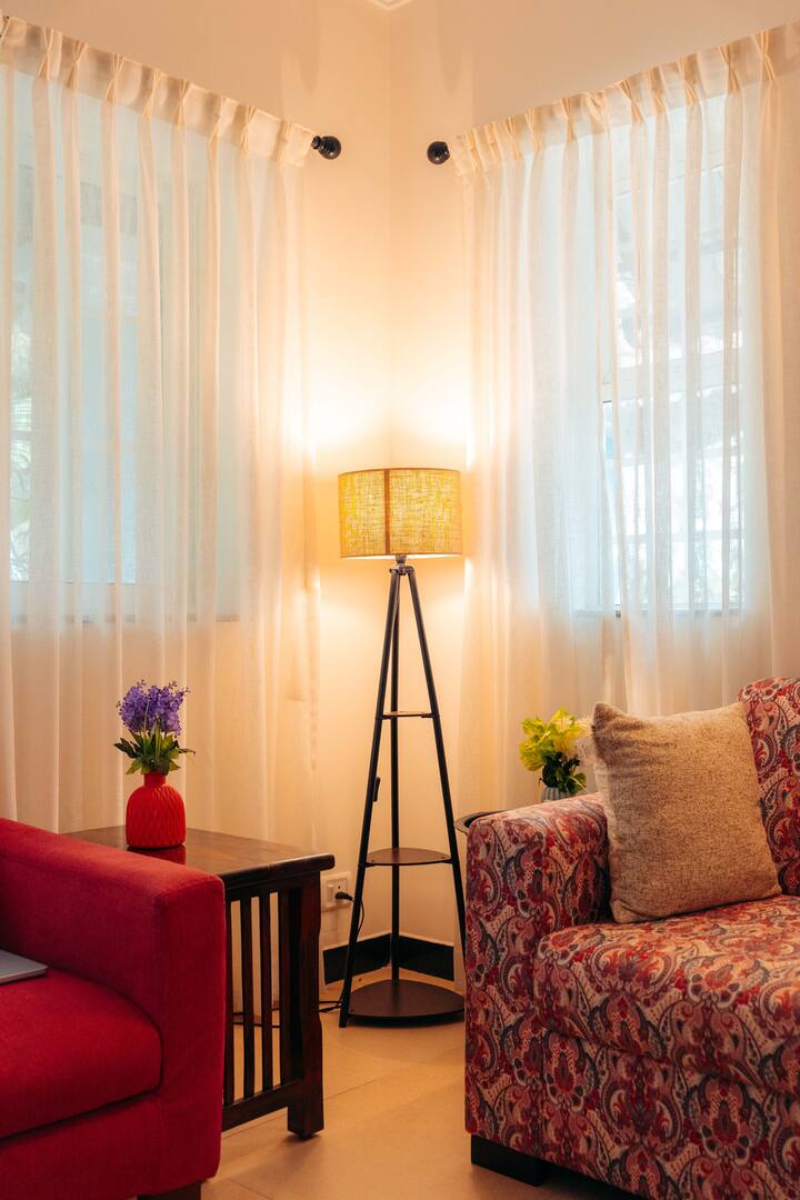 Living room image 3
