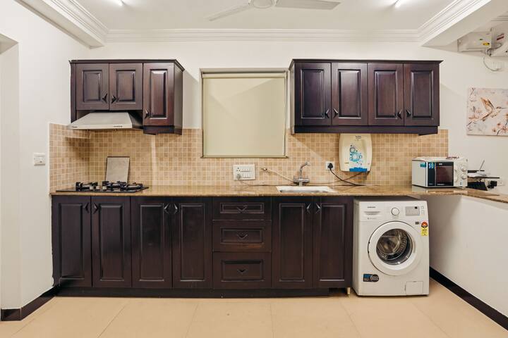 Full kitchen image 2
