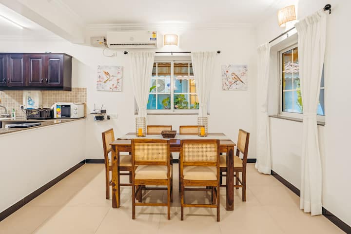 Dining area image 1
