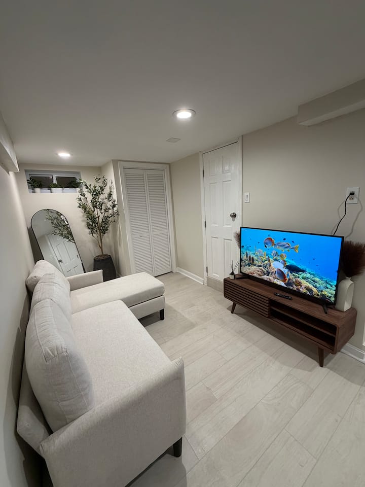 New – Modern 1br Lower Level – Quiet & Cozy Stay - Revere, MA