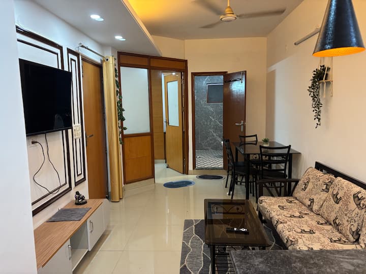 1 Bhk |Near Huda&cyber City| Couple Friendly - Gurugram
