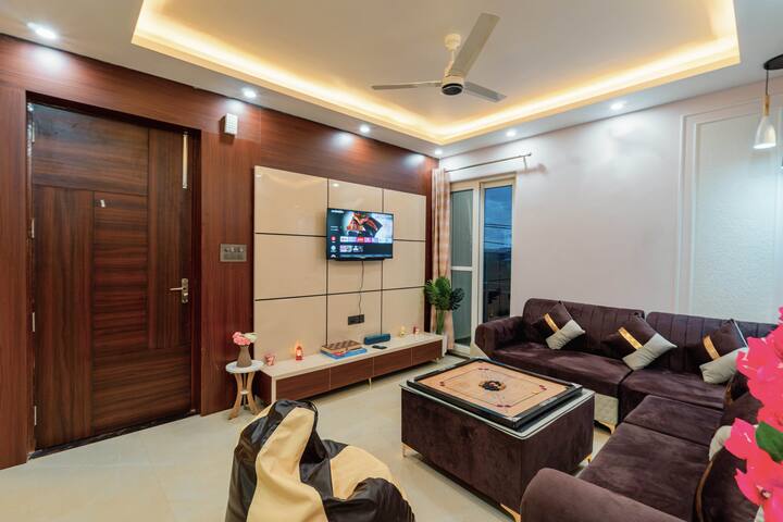 Luxe 3bhk | Mussoorie Views | Prime Location | - 德拉敦