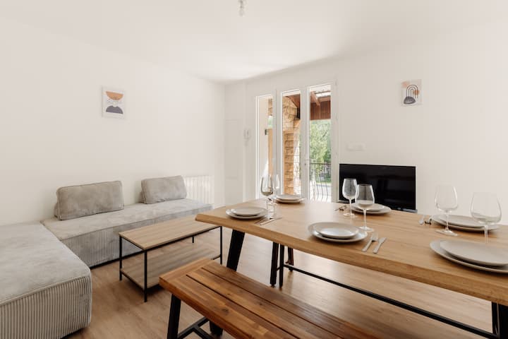 Duplex Rénové 6 Pers Avec Parking – Ldlc & Stadium - Décines-Charpieu