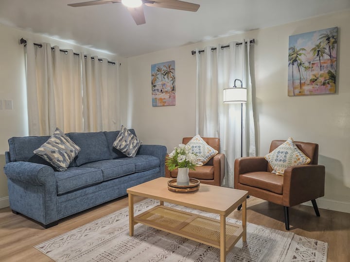 Chic 2br Ground Floor | Peaceful Street Near Falls - Niagara Falls, NY