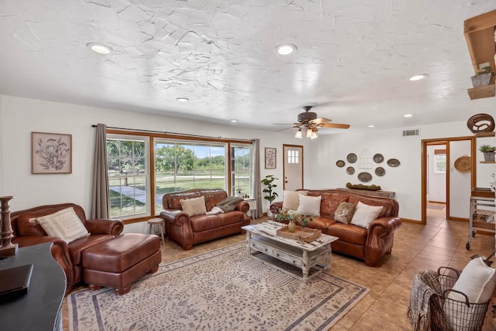 Country Living: 3br Hot Tub Escape: Close To All! - Abilene, TX