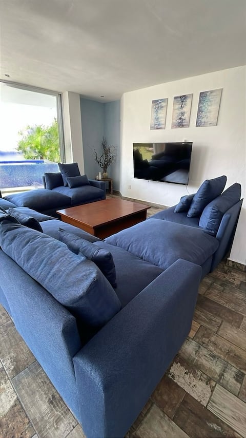 Successful Airbnb property: Amazing House LUXO with private pool and terrace in Acapulco De Juárez