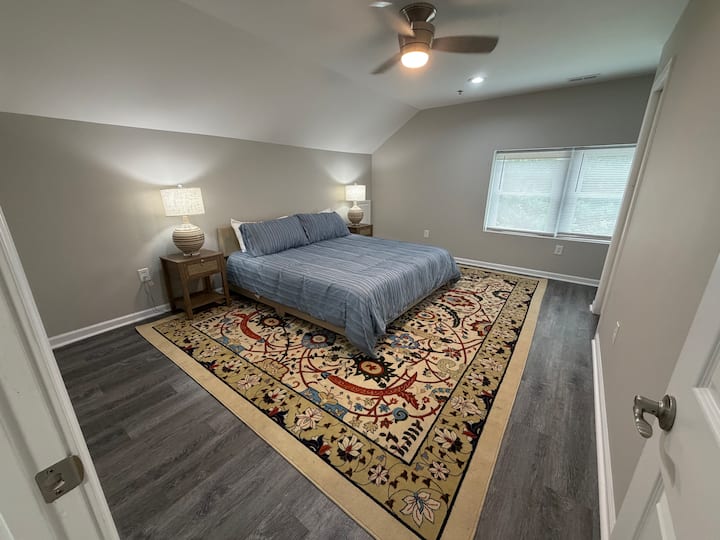 Habitación con cama de cama