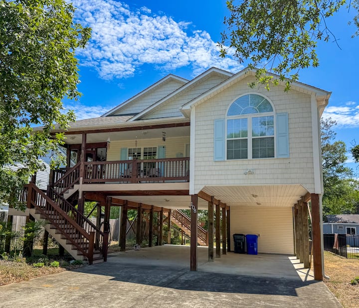 Bahay Kubo 15 Min Walk To Beach, Near Shops & Food - Oak Island, NC