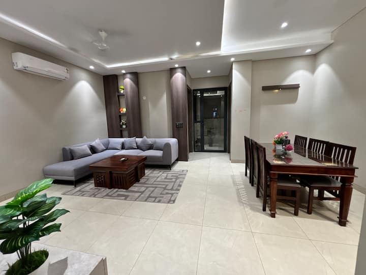The Pinkcity Prism : A Spacious & Elegant Adobe - Jaipur