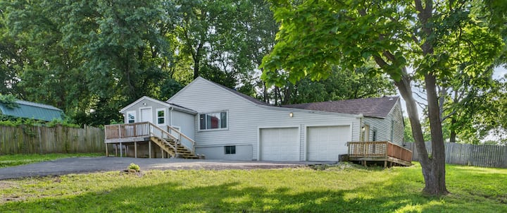 Modern 4br Home Near Kc & Stadiums - Kansas City, MO