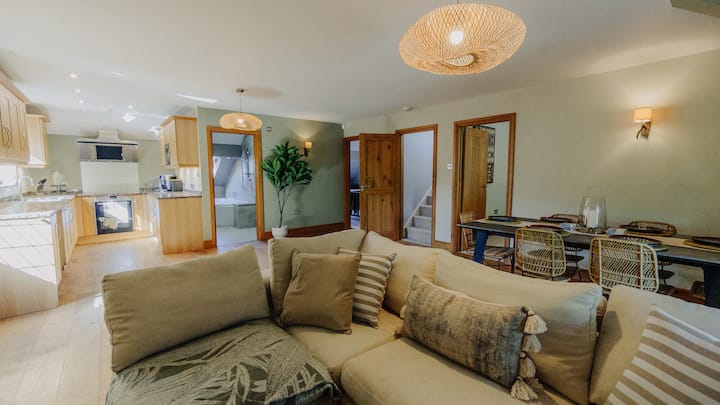 Luxury Malvern Hills Stay | Hot Tub | Sleeps 6 - Malvern