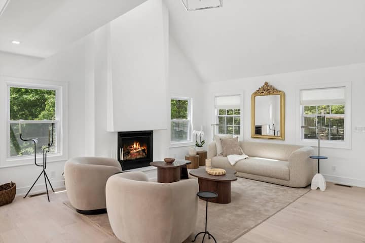 New Hamptons Escape, Heated Pool, Peace & Privacy. - Sag Harbor, NY