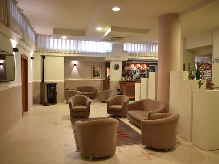 Monolocale Vicino Chiesa Con Cucina, Bagno Privato - San Giovanni Rotondo