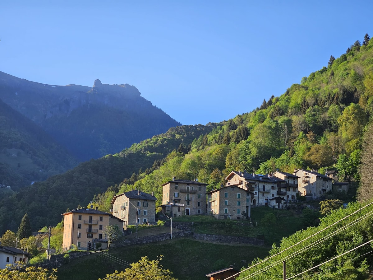 Casa NONNA MARIA panorama in borgo storico montano - Colla-muggiasca