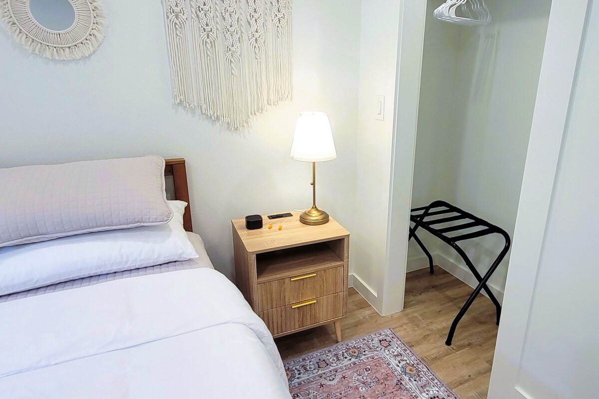 Modern Private Guesthouse in South Austin