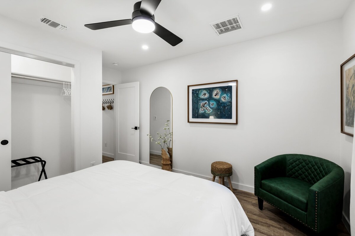 Modern Private Guesthouse in South Austin