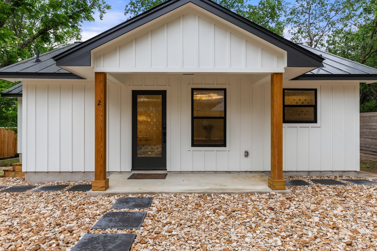 Modern Private Guesthouse in South Austin