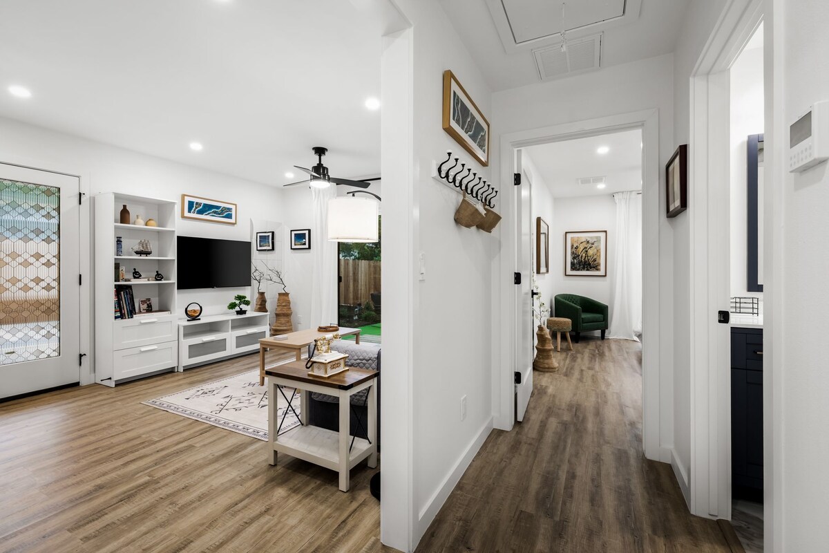 Modern Private Guesthouse in South Austin